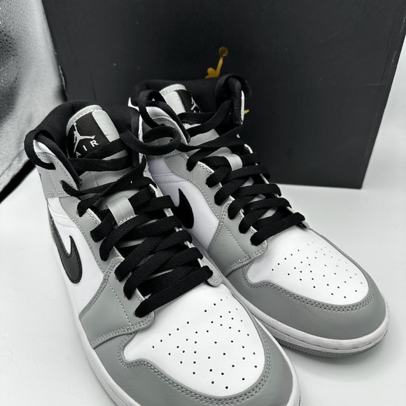 JORDAN 1 MID - Picture 3 of 6